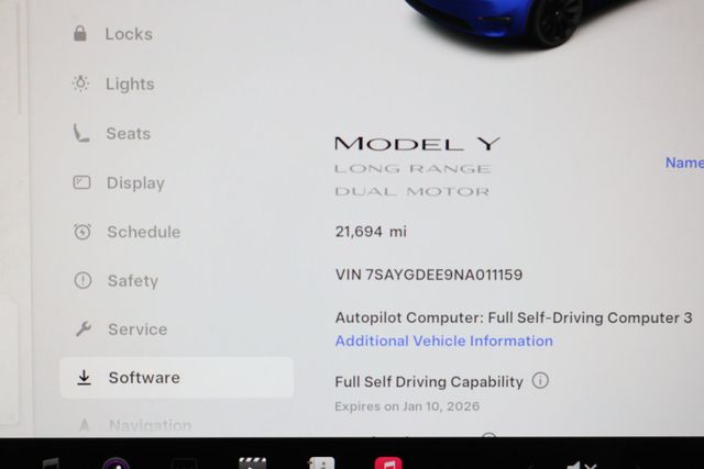 2022 Tesla Model Y Long Range AWD with Full Self-Driving and 20'' Induction Wheels - 22937579 - 10