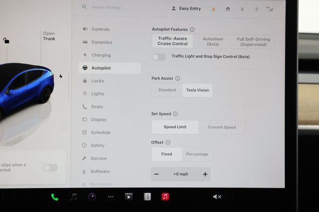 2022 Tesla Model Y Long Range AWD with Full Self-Driving and 20'' Induction Wheels - 22937579 - 16
