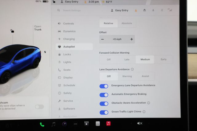 2022 Tesla Model Y Long Range AWD with Full Self-Driving and 20'' Induction Wheels - 22937579 - 17