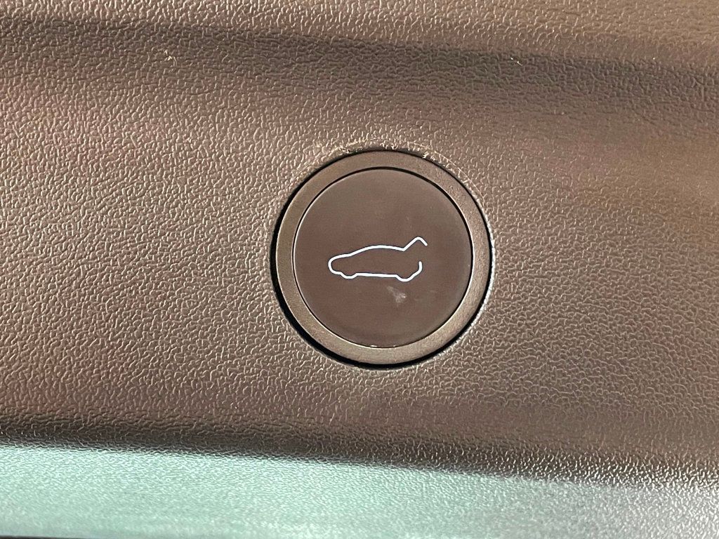 2022 Tesla Model Y Performance AWD - 22947369 - 18