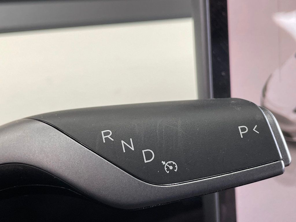 2022 Tesla Model Y Performance AWD - 22947369 - 27