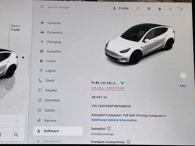 2022 Tesla Model Y Performance AWD - 22947369 - 35