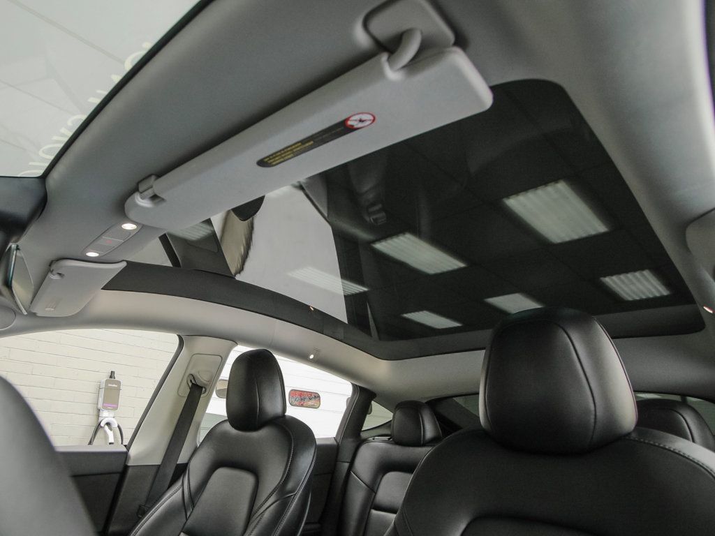 Tesla Model Y photo 19