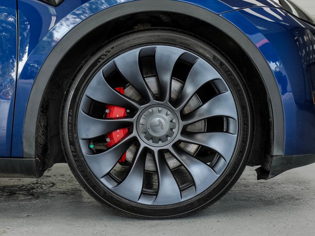 Tesla Model Y photo 9