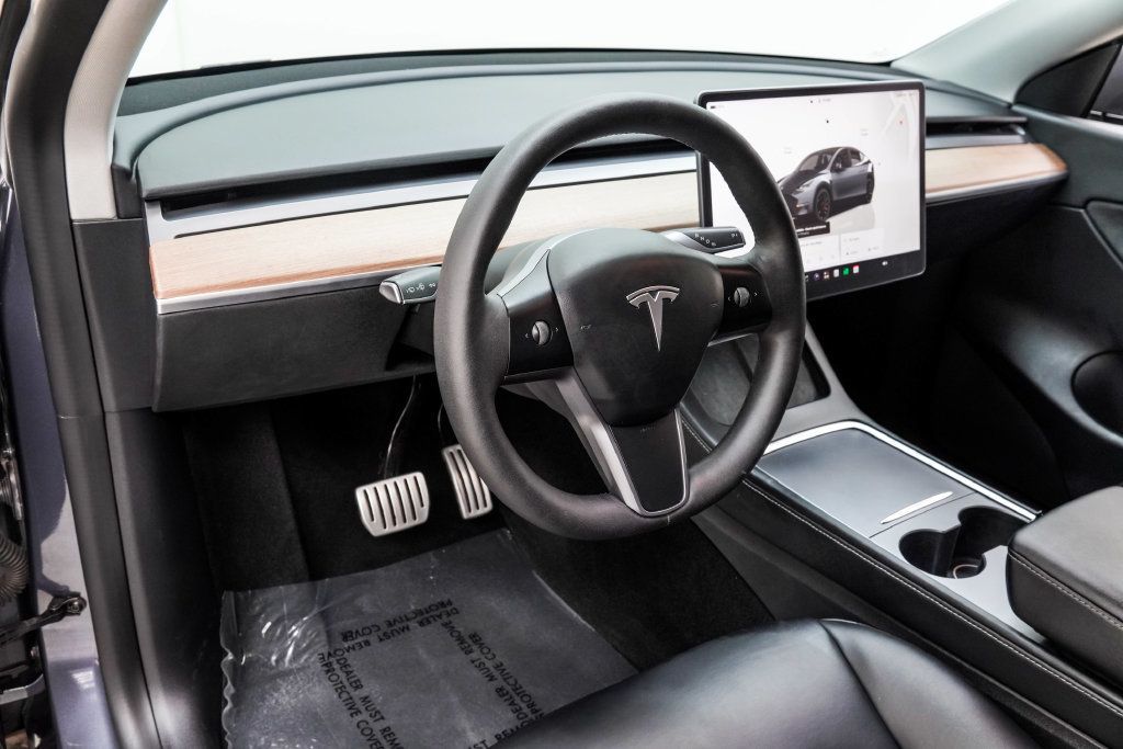 Tesla Model Y photo 19