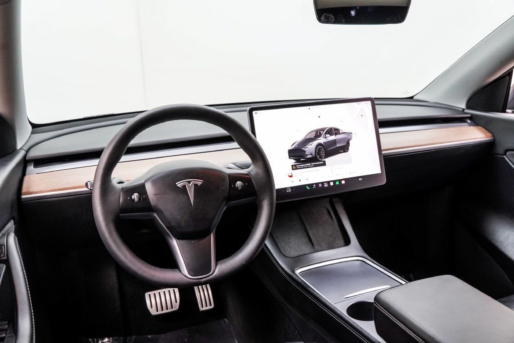 Tesla Model Y photo 20