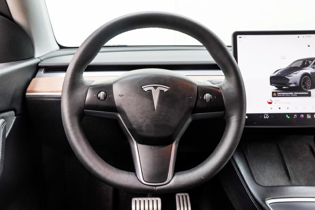 Tesla Model Y photo 22