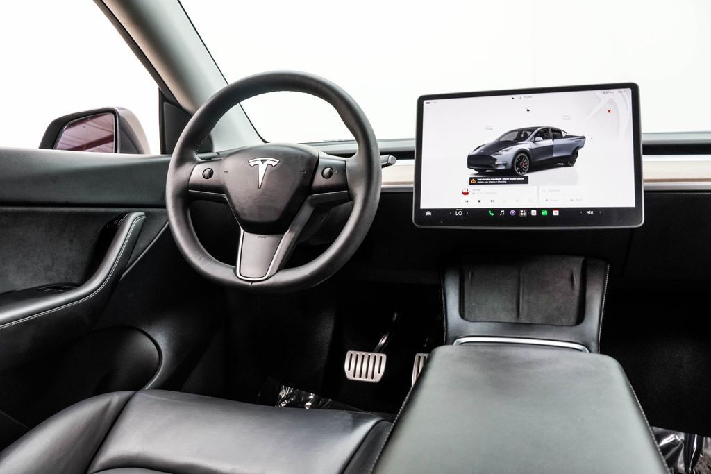 Tesla Model Y photo 23