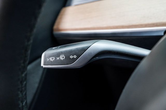 2022 Tesla Model Y Performance AWD - 23082925 - 35