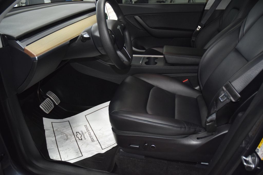 2022 Tesla Model Y Performance AWD - 23053471 - 35