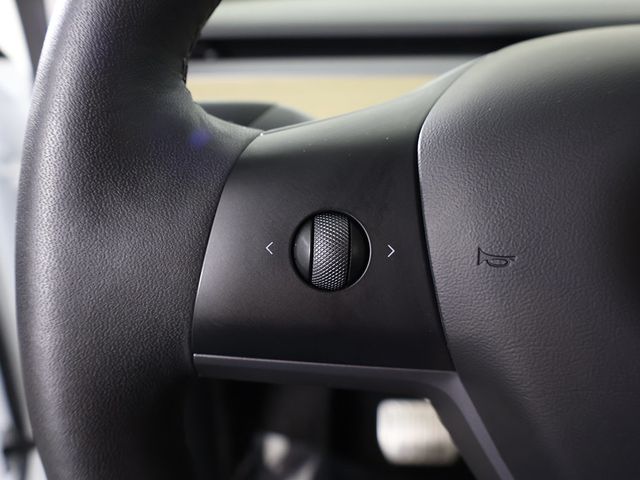 2022 Tesla Model Y Performance AWD - 23088687 - 39