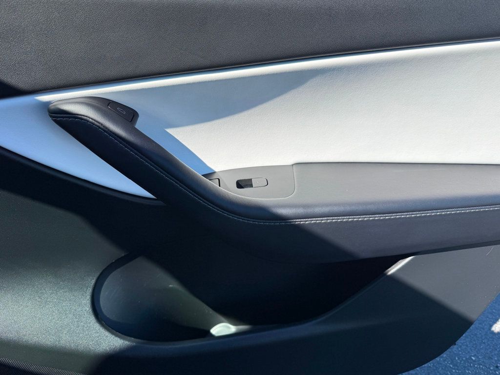 2022 Tesla Model Y Performance AWD - 22978045 - 32