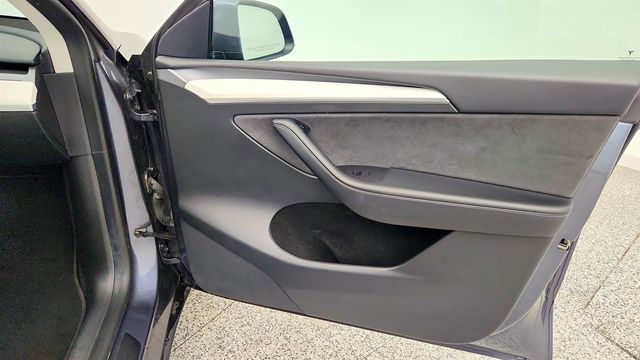 2022 Tesla Model Y Performance AWD - 23016437 - 28