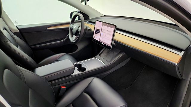 2022 Tesla Model Y Performance AWD - 23099957 - 28