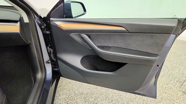 2022 Tesla Model Y Performance AWD - 23099957 - 29