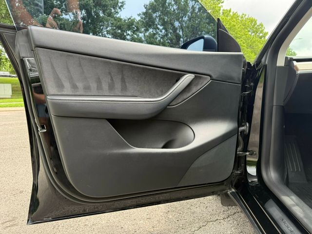 2022 Tesla Model Y Performance AWD, Texas Owned, Triple Black - 23042708 - 13