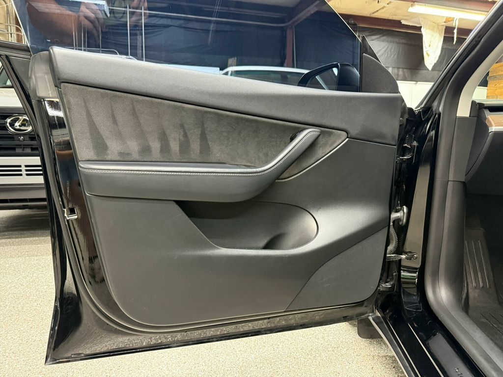 2022 Tesla Model Y Performance AWD, Texas Owned, Triple Black - 23042708 - 16
