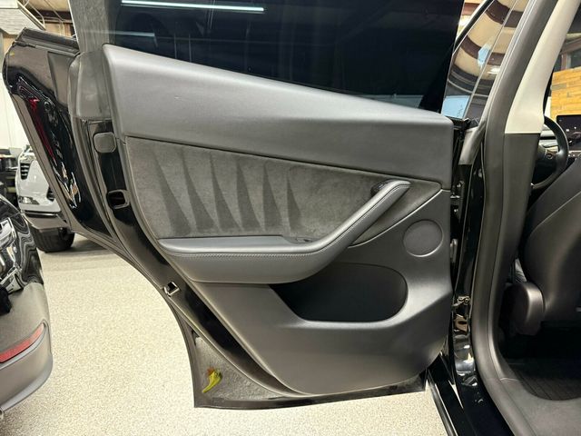 2022 Tesla Model Y Performance AWD, Texas Owned, Triple Black - 23042708 - 17