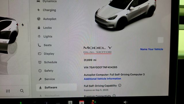2022 Tesla Model Y Performance AWD w/ White & Black Premium Interior - 23041585 - 12