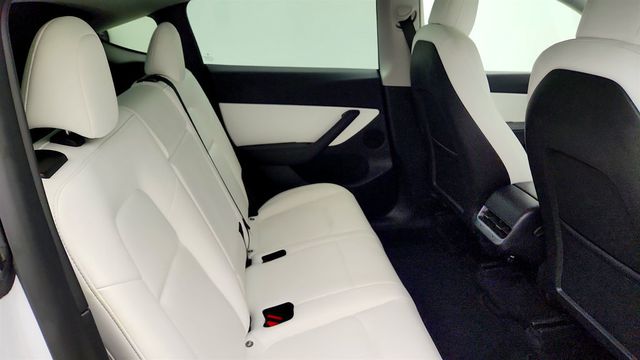 2022 Tesla Model Y Performance AWD w/ White & Black Premium Interior - 23041585 - 22