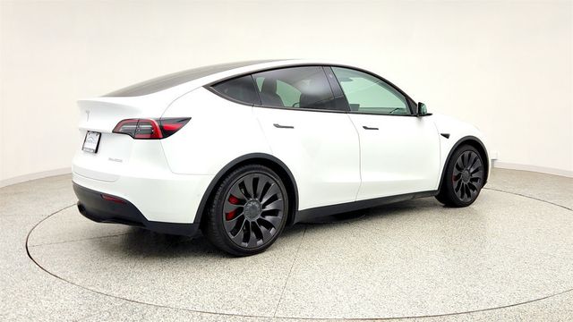 2022 Tesla Model Y Performance AWD w/ White & Black Premium Interior - 23041585 - 4