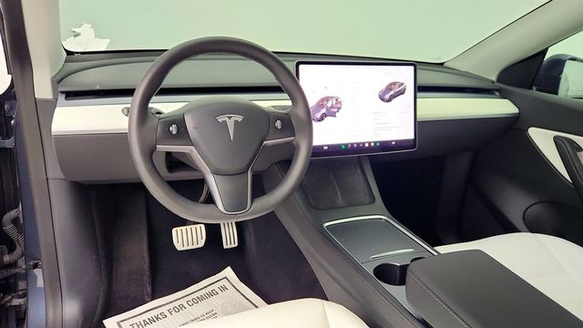 2022 Tesla Model Y Performance AWD w/ White & Black Premium Interior - 23006931 - 11