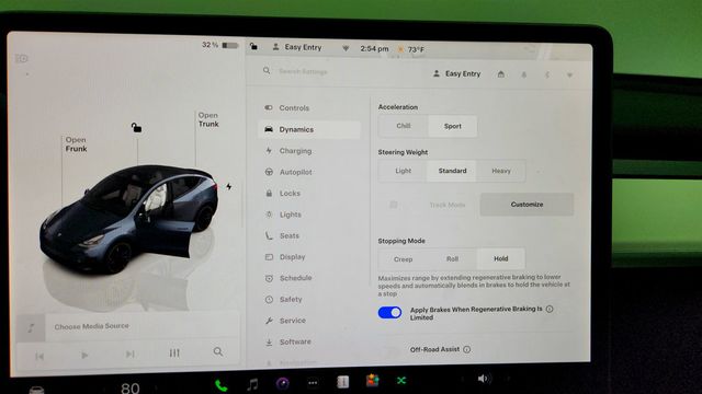 2022 Tesla Model Y Performance AWD w/ White & Black Premium Interior - 23006931 - 17