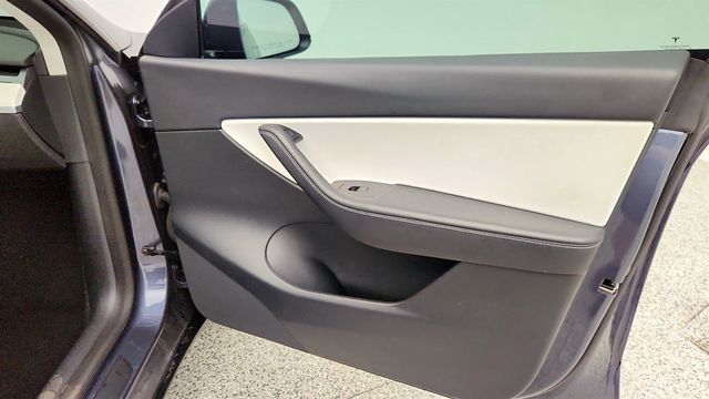 2022 Tesla Model Y Performance AWD w/ White & Black Premium Interior - 23006931 - 31