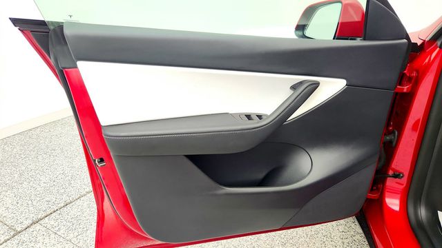 2022 Tesla Model Y Performance AWD w/ White & Black Premium Interior - 23014842 - 10