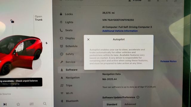 2022 Tesla Model Y Performance AWD w/ White & Black Premium Interior - 23014842 - 15