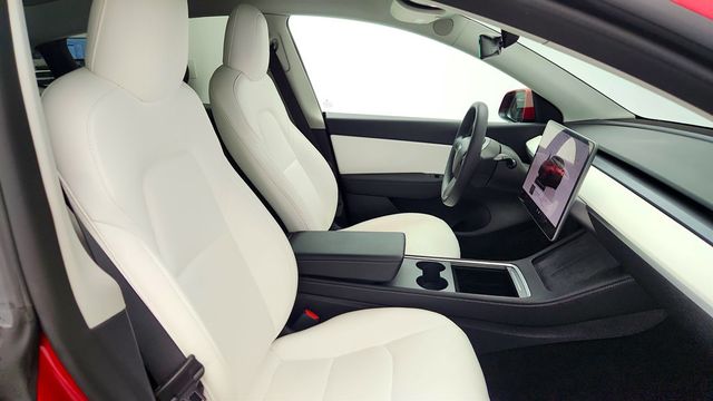 2022 Tesla Model Y Performance AWD w/ White & Black Premium Interior - 23014842 - 28