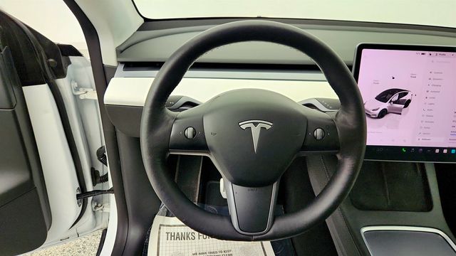 2022 Tesla Model Y Performance AWD w/ White & Black Premium Interior - 23017606 - 12