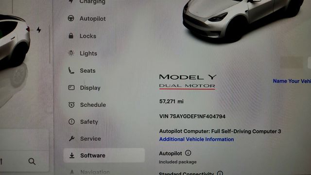 2022 Tesla Model Y Performance AWD w/ White & Black Premium Interior - 23017606 - 13