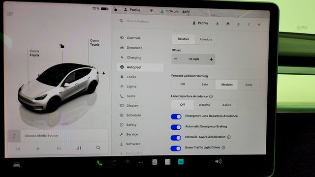 2022 Tesla Model Y Performance AWD w/ White & Black Premium Interior - 23017606 - 19