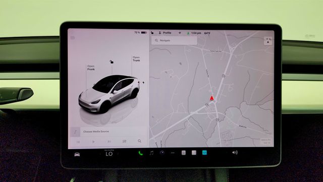 2022 Tesla Model Y Performance AWD w/ White & Black Premium Interior - 23017606 - 21