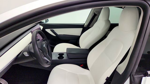 2022 Tesla Model Y Performance AWD w/ White & Black Premium Interior - 23017606 - 23