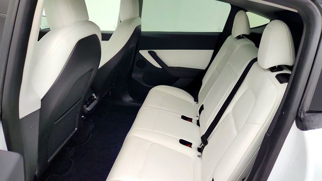 2022 Tesla Model Y Performance AWD w/ White & Black Premium Interior - 23017606 - 24