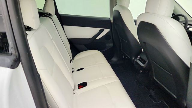 2022 Tesla Model Y Performance AWD w/ White & Black Premium Interior - 23017606 - 26