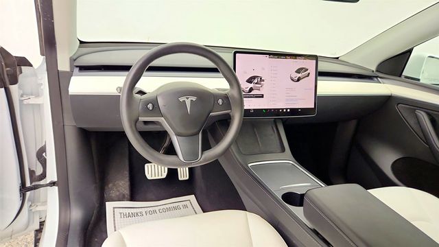 2022 Tesla Model Y Performance AWD w/ White & Black Premium Interior - 23029887 - 11