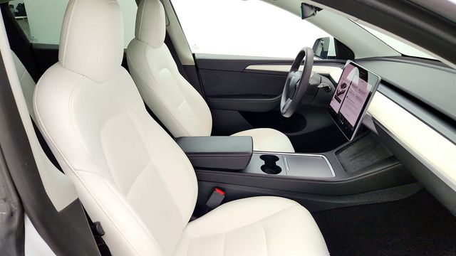 2022 Tesla Model Y Performance AWD w/ White & Black Premium Interior - 23029887 - 27