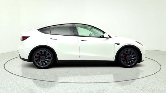 2022 Tesla Model Y Performance AWD w/ White & Black Premium Interior - 23029887 - 3