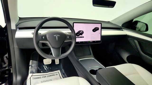 2022 Tesla Model Y Performance AWD w/ White & Black Premium Interior - 23050998 - 11