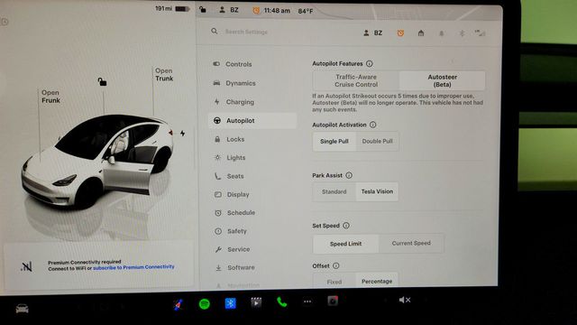 2022 Tesla Model Y Performance AWD w/ White & Black Premium Interior - 23079121 - 18