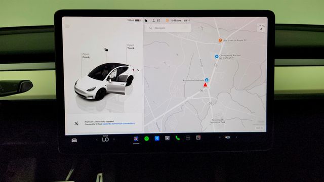 2022 Tesla Model Y Performance AWD w/ White & Black Premium Interior - 23079121 - 21