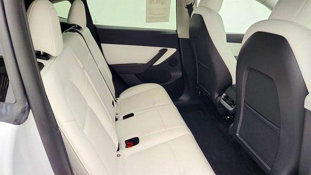 2022 Tesla Model Y Performance AWD w/ White & Black Premium Interior - 23080943 - 27