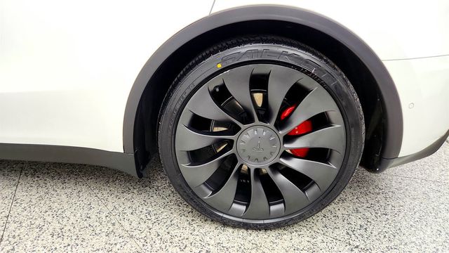 2022 Tesla Model Y Performance AWD w/ White & Black Premium Interior - 23080943 - 8