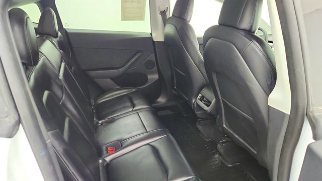 2022 Tesla Model Y Performance w/ 21'' Wheels, Sport-Tuned Suspension & AWD - 22996267 - 26