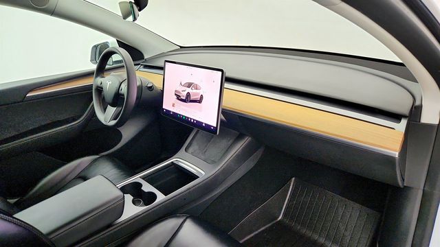 2022 Tesla Model Y Performance w/ 21'' Wheels, Sport-Tuned Suspension & AWD - 22996267 - 28