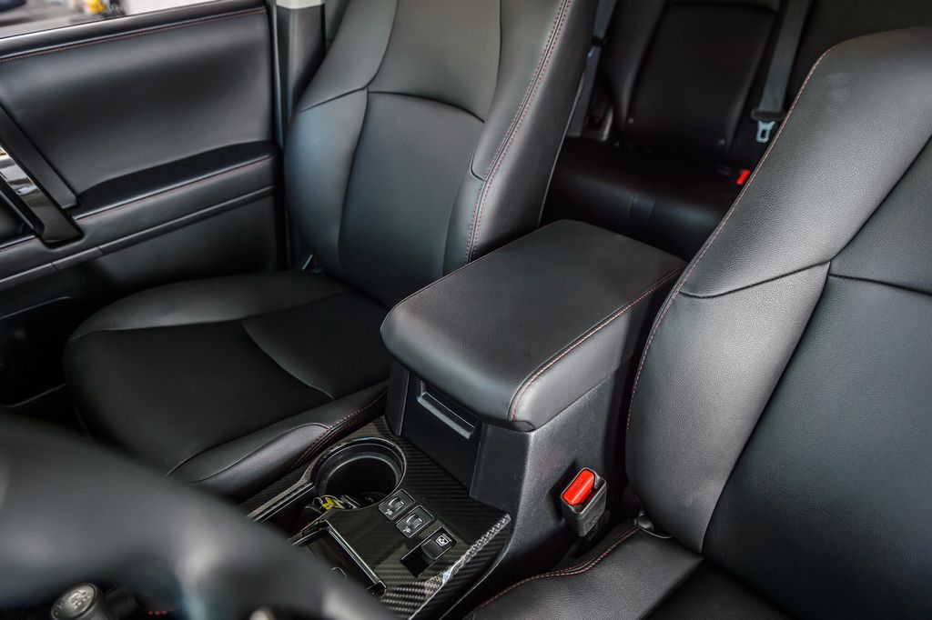2022 Toyota 4Runner 4RUNNER TRD OFF ROAD PREMIUM 4WD BLACK ON BLACK LOTS OF UPGRADES - 23085591 - 34