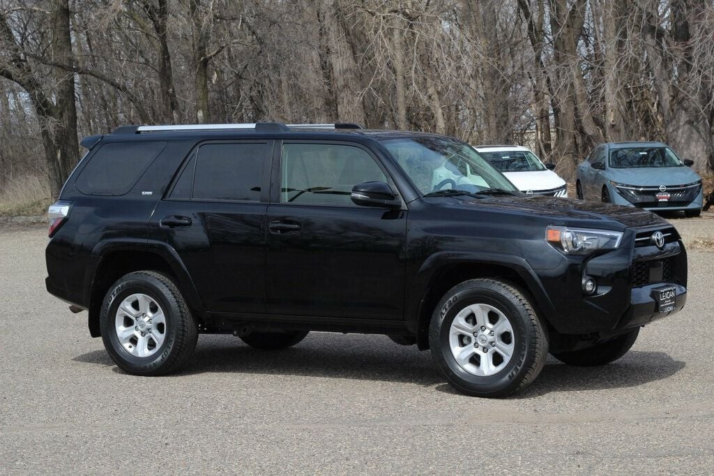 2022 Toyota 4Runner ONE OWNER AWD PREMIUM PLUS PKG, LEATHER, 3RD ROW SEAT, MOONROOF - 22962970 | Video 1